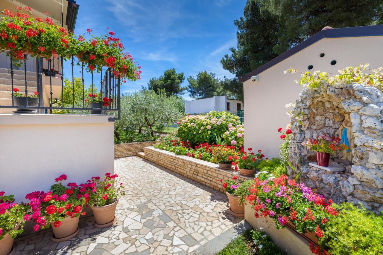 Apartments Hortensia Пула Екстериор снимка